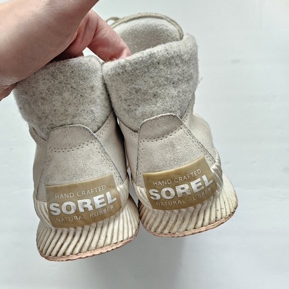 Sorel Women's Out N About III Conquest Winter Ankle Boot - Chalk, Sea Salt - Picture 7 of 9